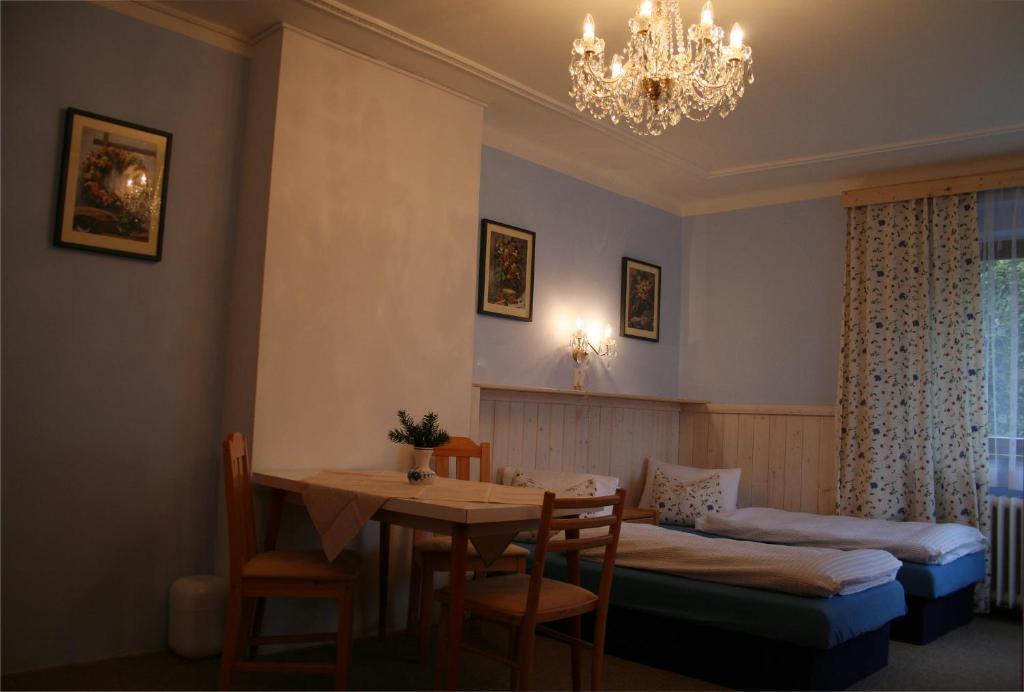 A.Dalia Hotell Karlsbad Exteriör bild