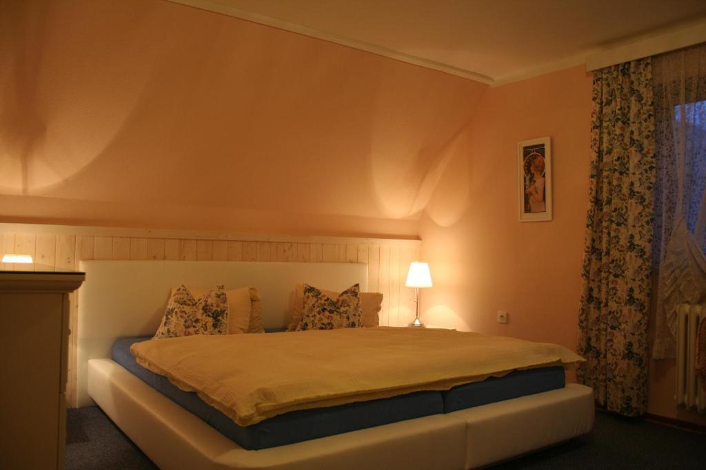 A.Dalia Hotell Karlsbad Exteriör bild