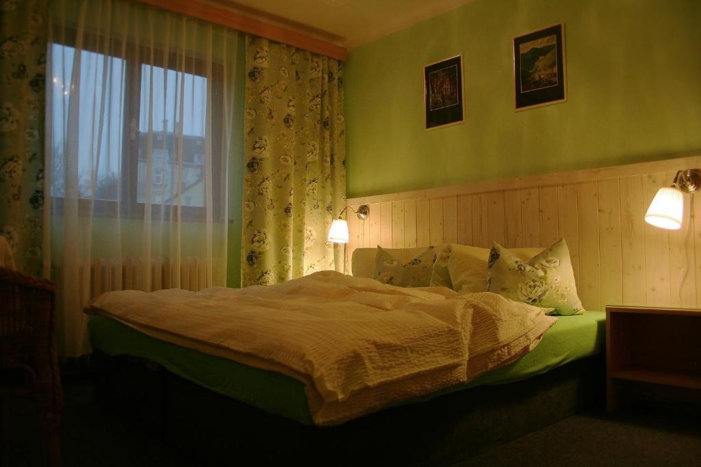 A.Dalia Hotell Karlsbad Exteriör bild