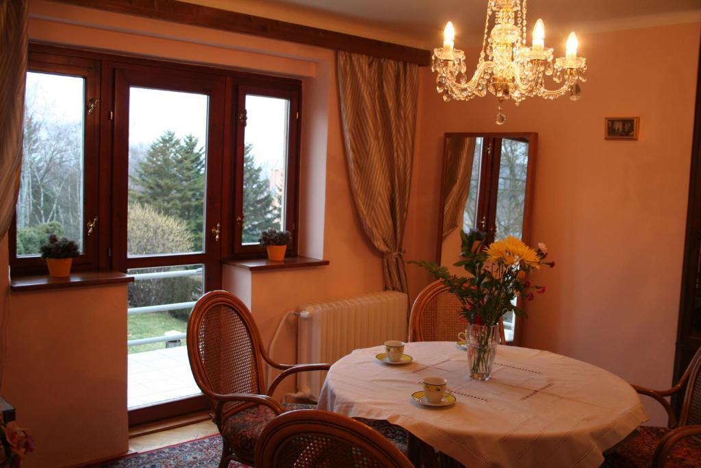 A.Dalia Hotell Karlsbad Exteriör bild